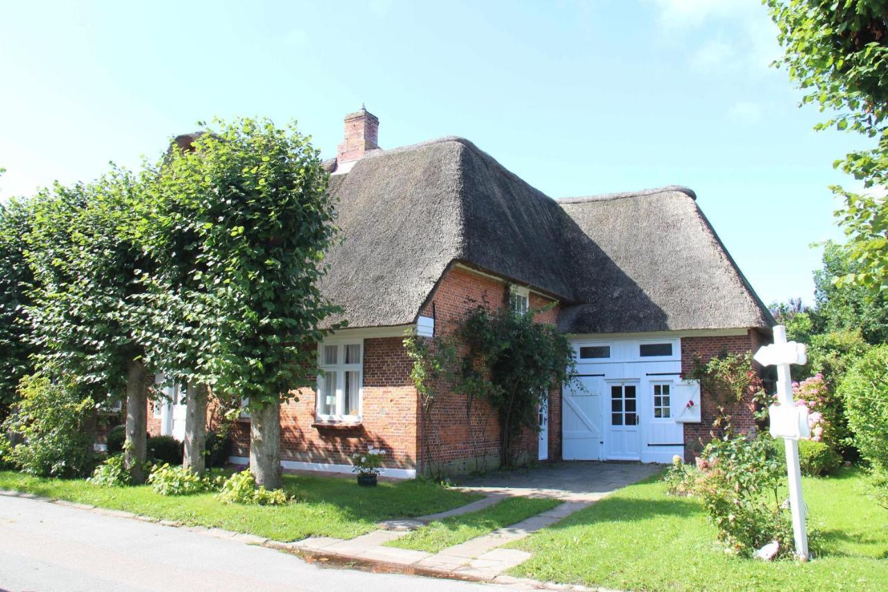 Kapitaen Hansen Haus Oldsum Esterno foto